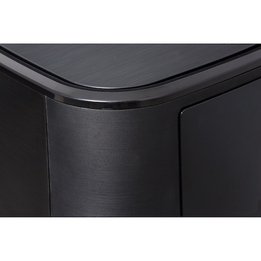 BLACKDECKER ADF7Q close-up photo showing brushed black rounded appliance corner with sleek finish.