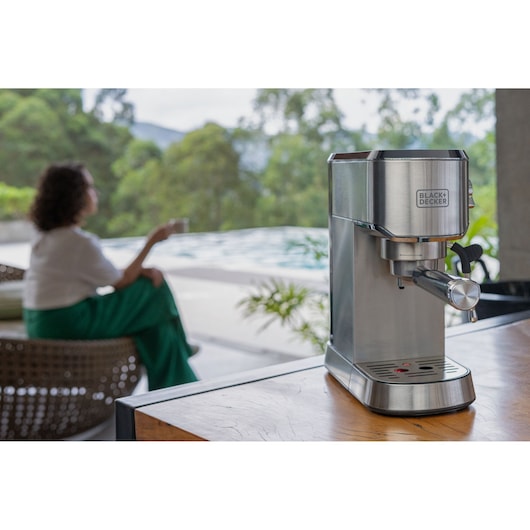 BLACK+DECKER electric coffee maker lifestyle
