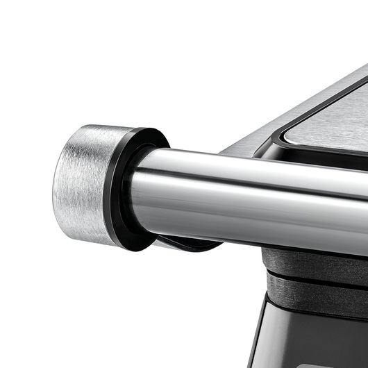 BD Toaster Feature beauty white background