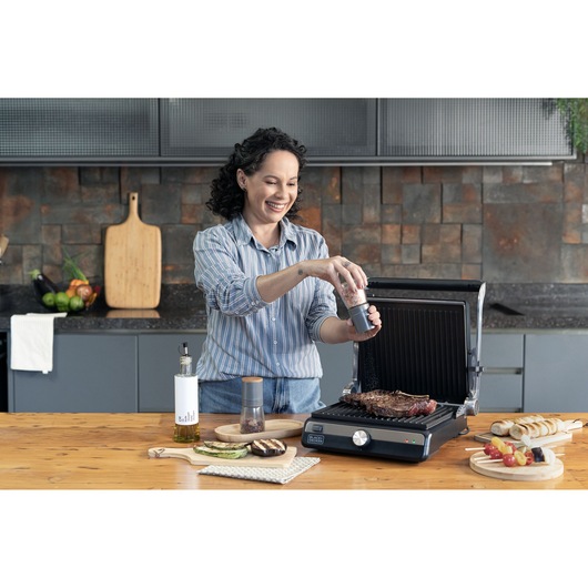 BLACK+DECKER eletric lunch box lifestyle