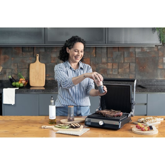 BLACK+DECKER eletric lunch box lifestyle