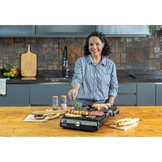 BLACK+DECKER eletric lunch box lifestyle